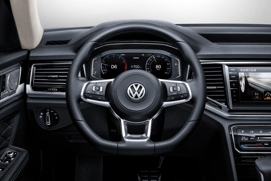 Панель приборов Volkswagen Teramont X 2019 года  (CN) (фото 33 из 40)